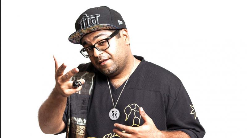 Su Real ‘Bollywood Chalo’